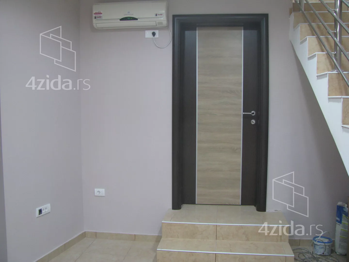 Lokal | 4zida