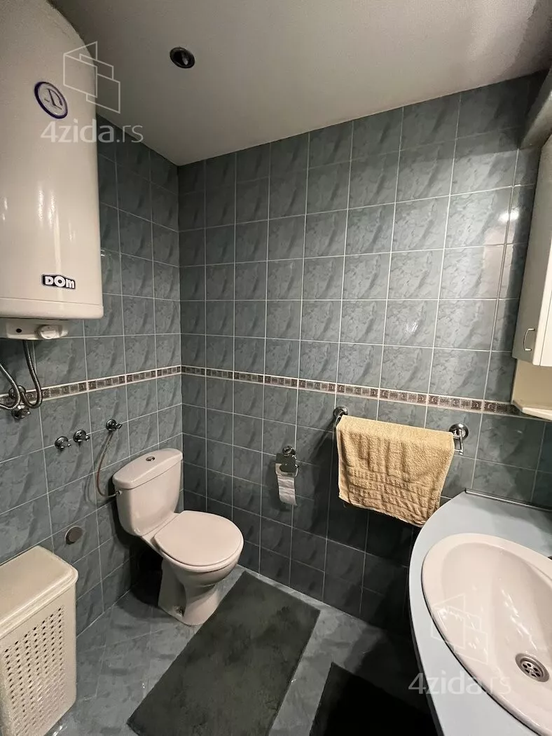 Šestosoban stan | 4zida