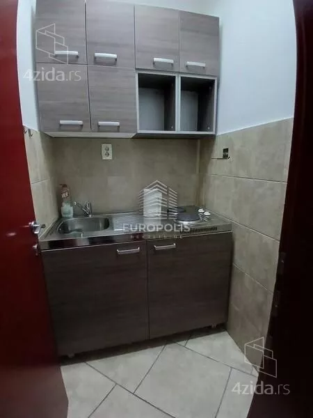 Lokal | 4zida