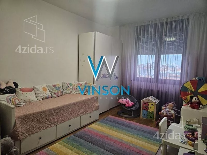 Troiposoban stan | 4zida