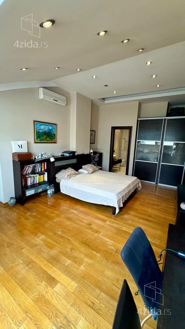 Petoiposoban stan | 4zida