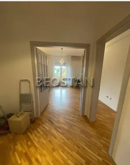 Prvomajska | 4zida.rs