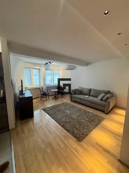 Višnjićeva | 4zida.rs