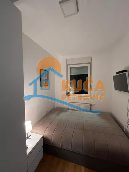 Sestre Baković | 4zida.rs