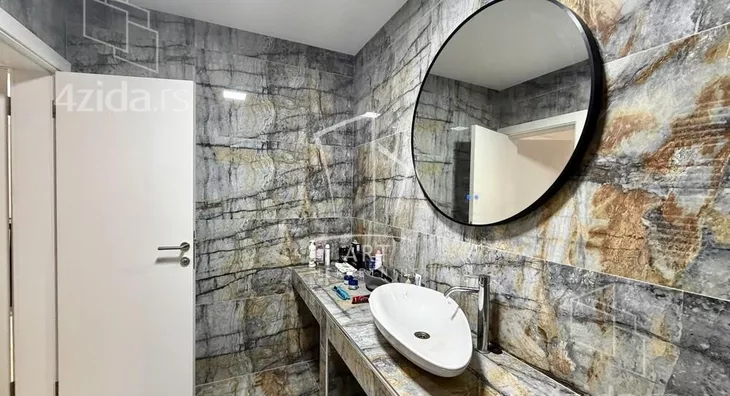 5-etažna kuća | 4zida