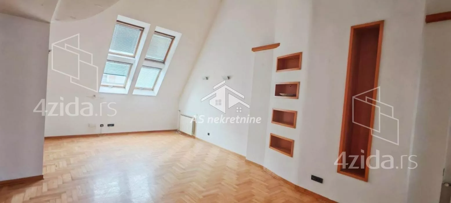 Šestosoban stan | 4zida