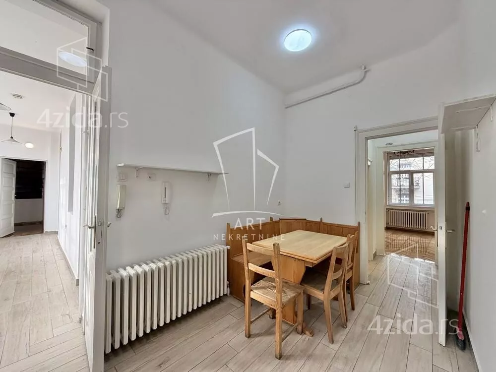 Šestosoban stan | 4zida