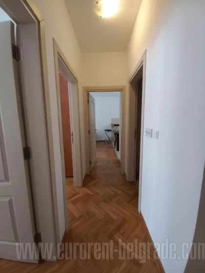 CRVENI KRST | 4zida.rs