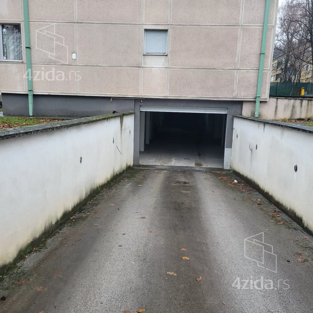 Garaža | 4zida