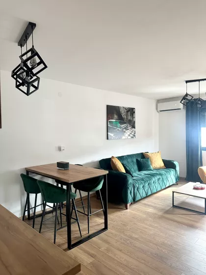 Nemanjina 24 | 4zida.rs