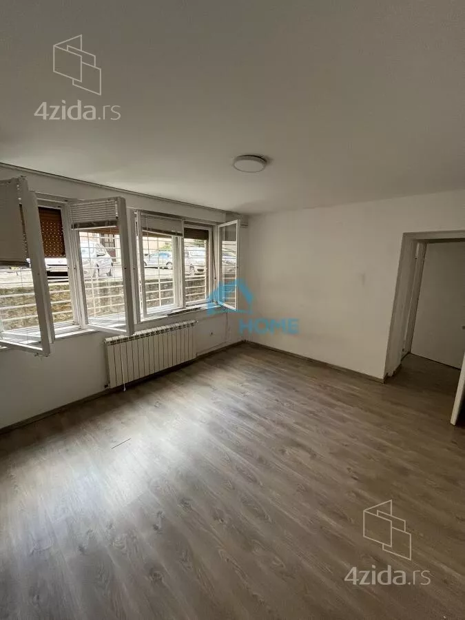 Četvoroiposoban stan | 4zida