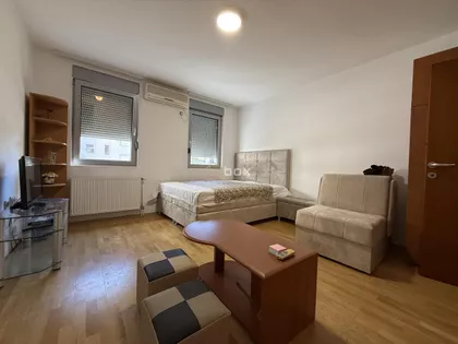 Dom Zdravlja | 4zida.rs