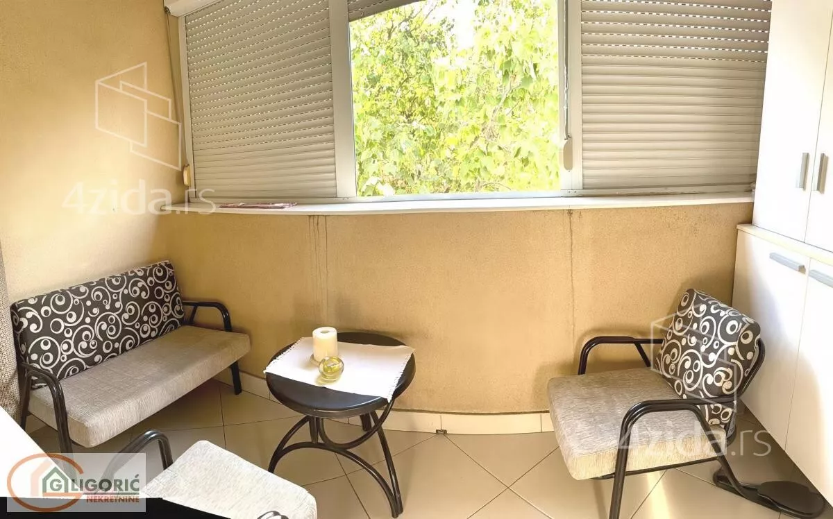 Petosoban stan | 4zida