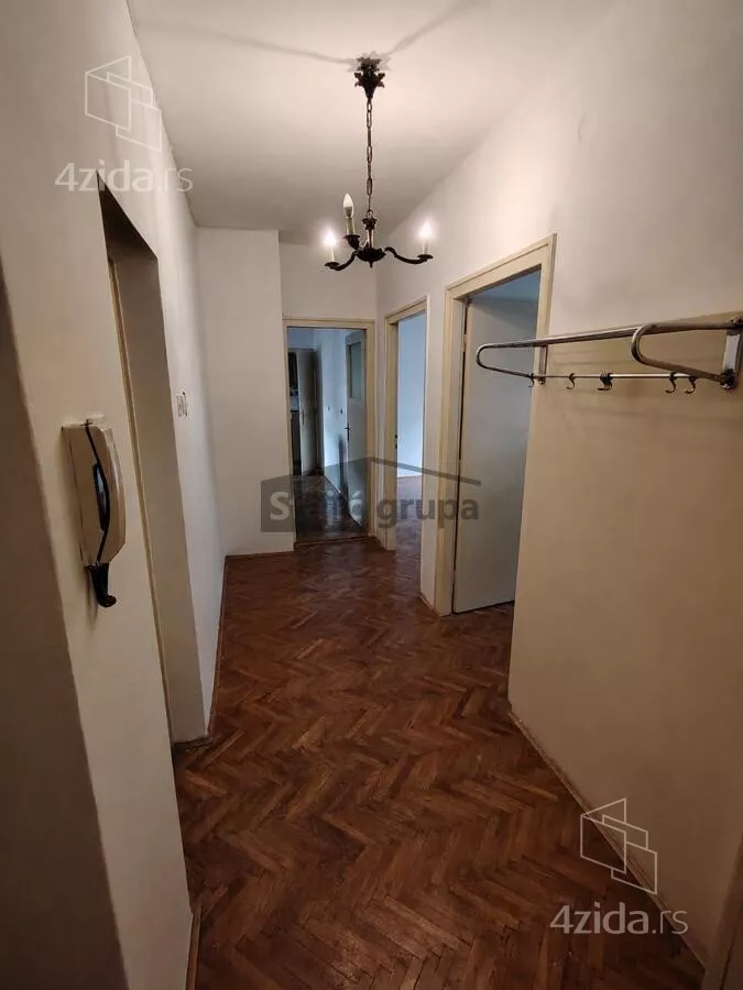 Četvoroiposoban stan | 4zida