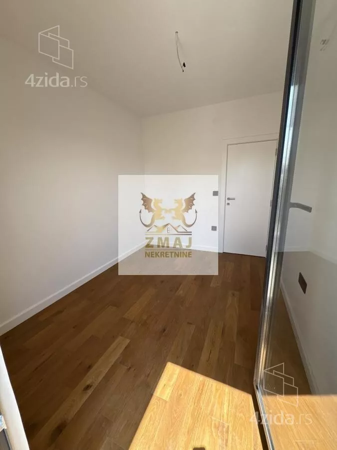 Šestosoban stan | 4zida