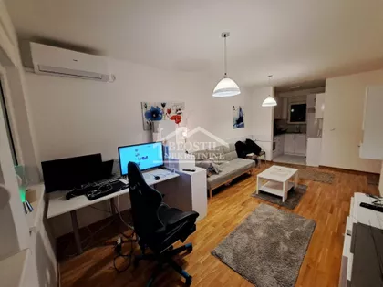 Vojvođanska | 4zida.rs