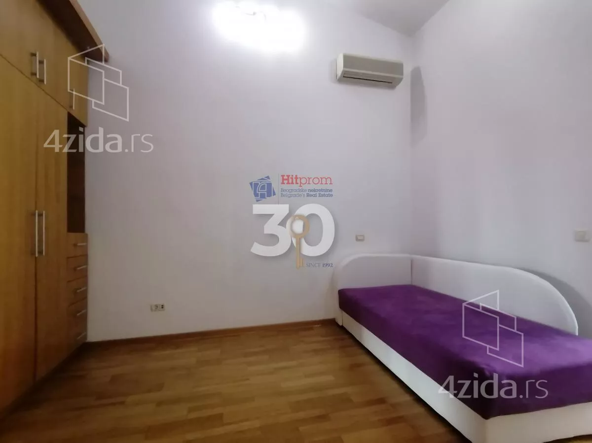 Četvoroiposoban stan | 4zida
