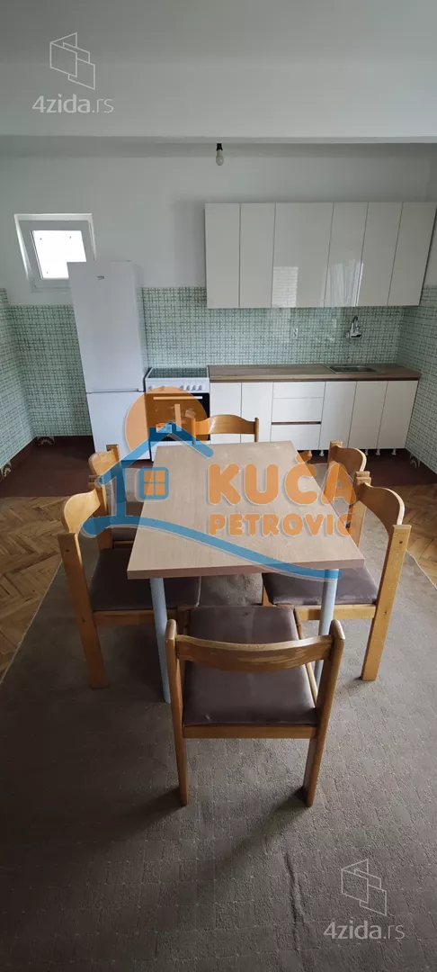 Troiposoban stan | 4zida