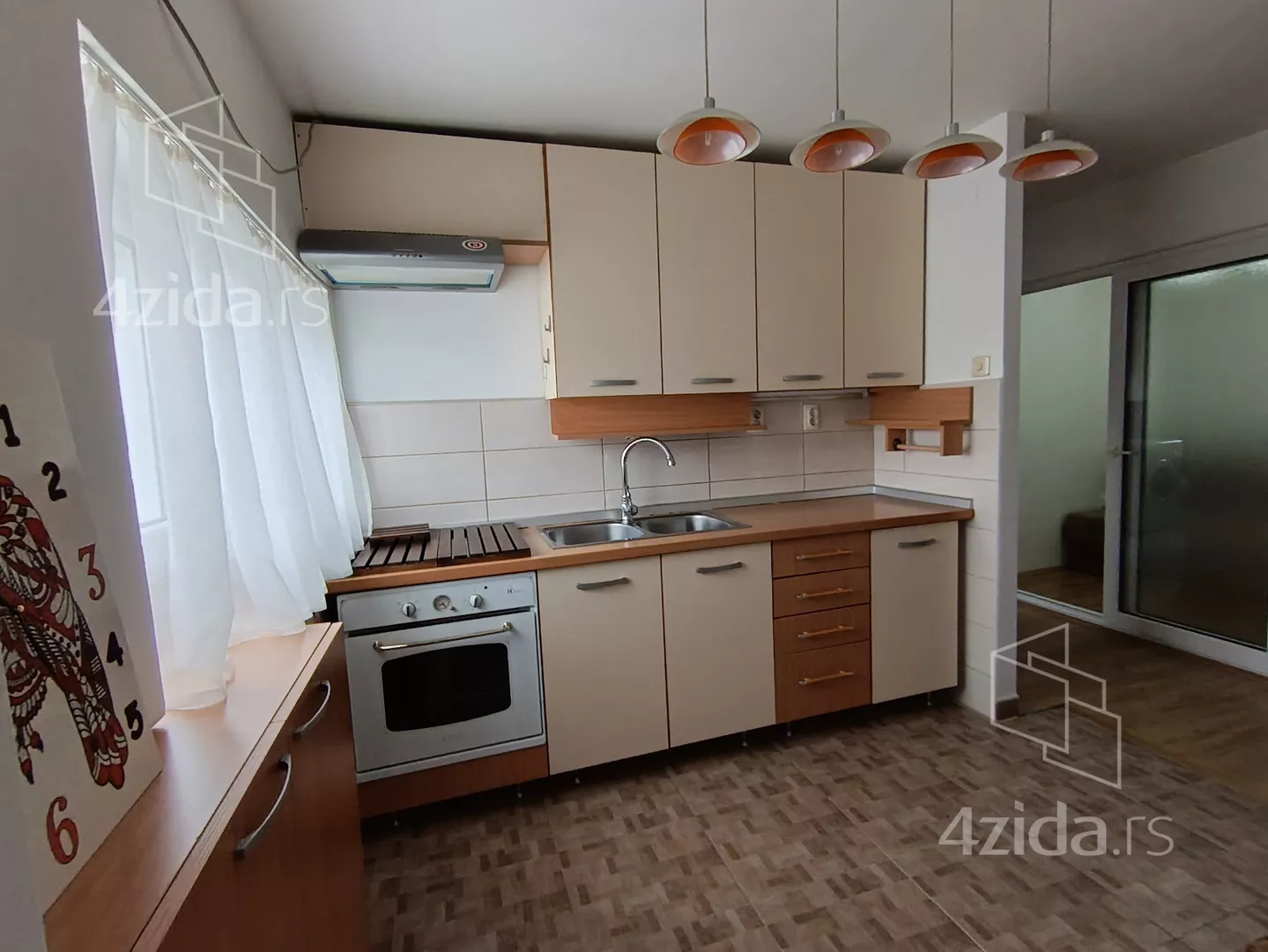 Jednoiposoban stan | 4zida