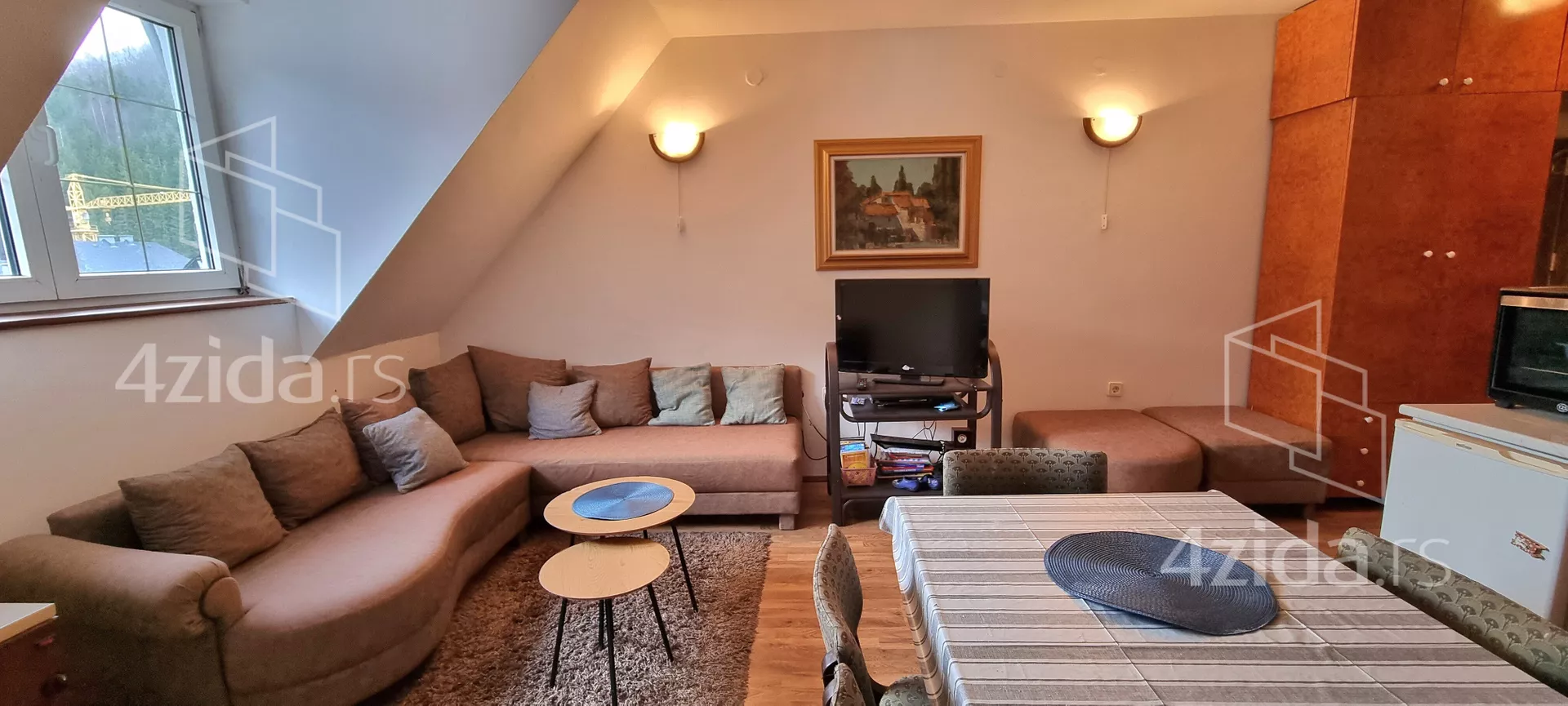 Dvoiposoban stan | 4zida