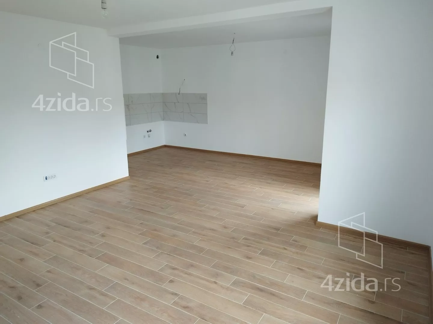 Sedmosoban stan | 4zida