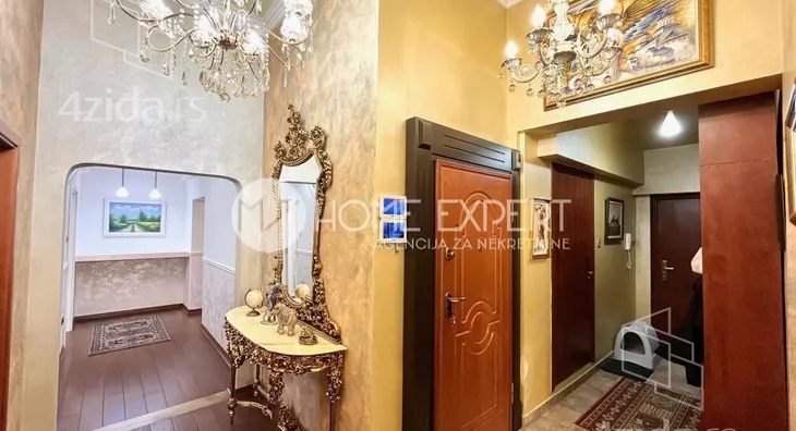 Petosoban stan | 4zida