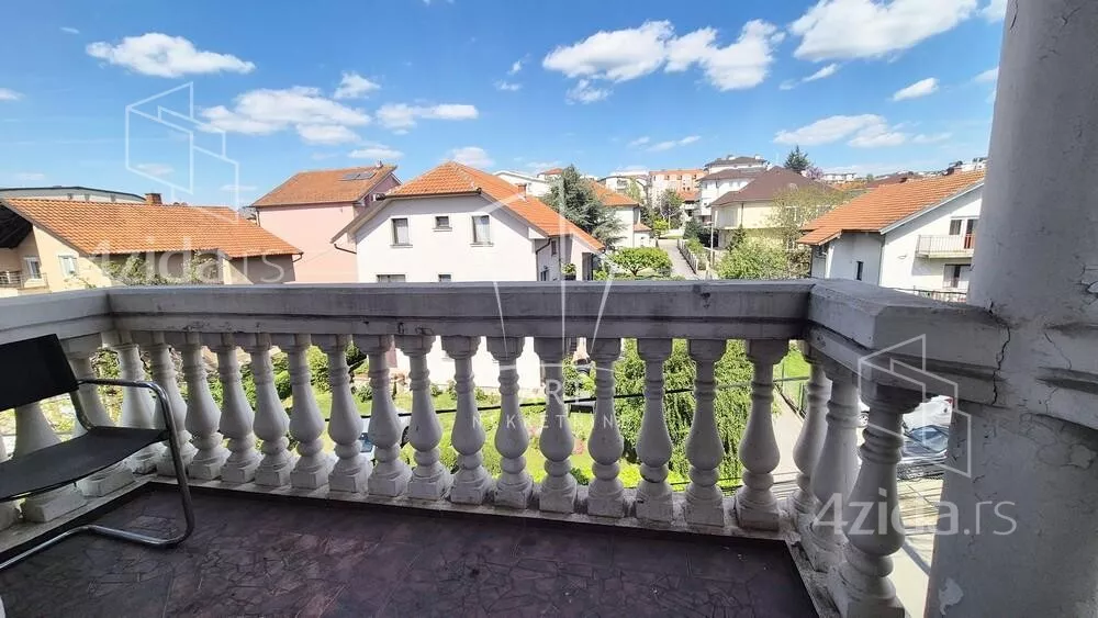 Četvoroiposoban stan | 4zida