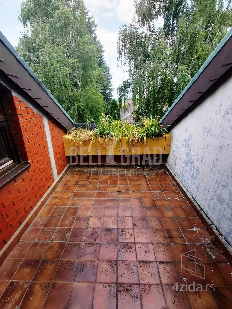 Četvoroiposoban stan | 4zida