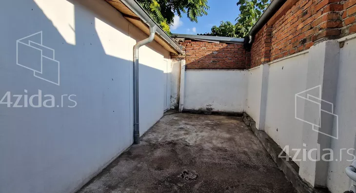 Lokal | 4zida