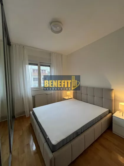 Kalenić pijaca | 4zida.rs