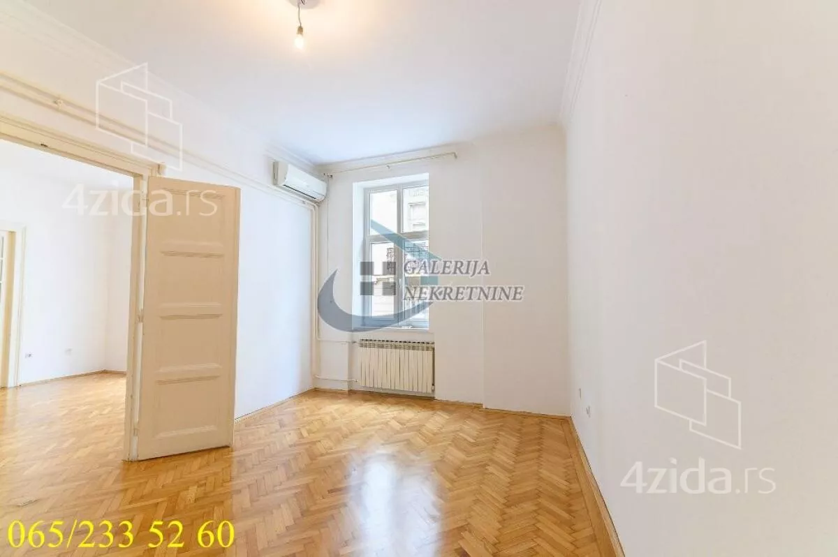 Četvoroiposoban stan | 4zida