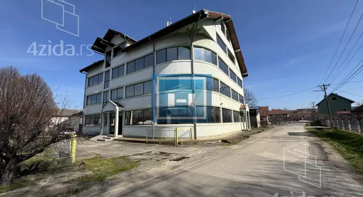 Poslovni prostor | 4zida