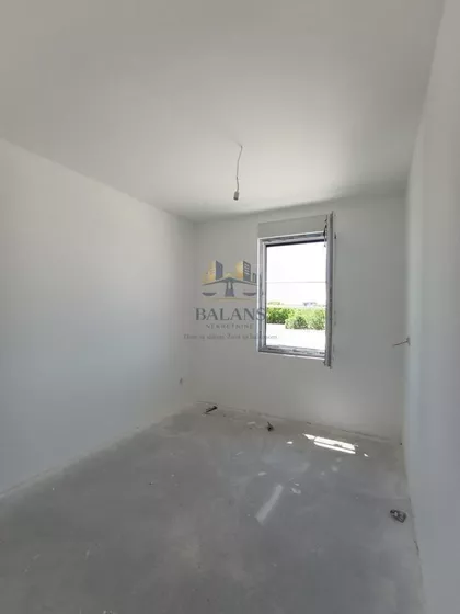 Stari Banovci | 4zida.rs