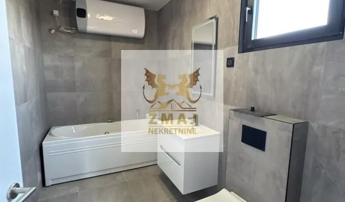 Šestosoban stan | 4zida