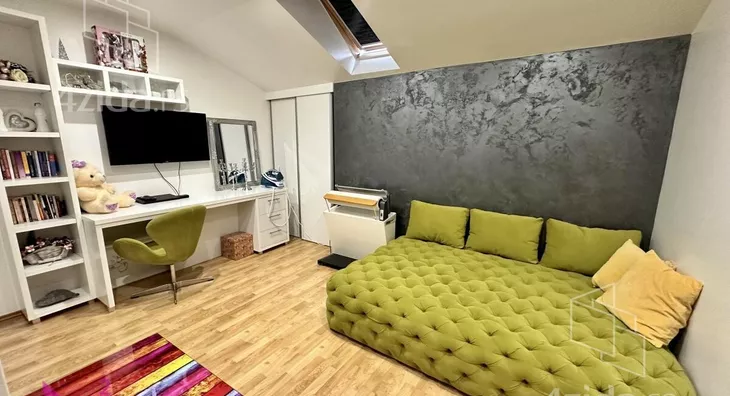 Četvoroiposoban stan | 4zida