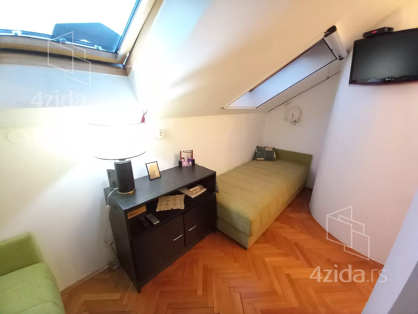 Troiposoban stan | 4zida