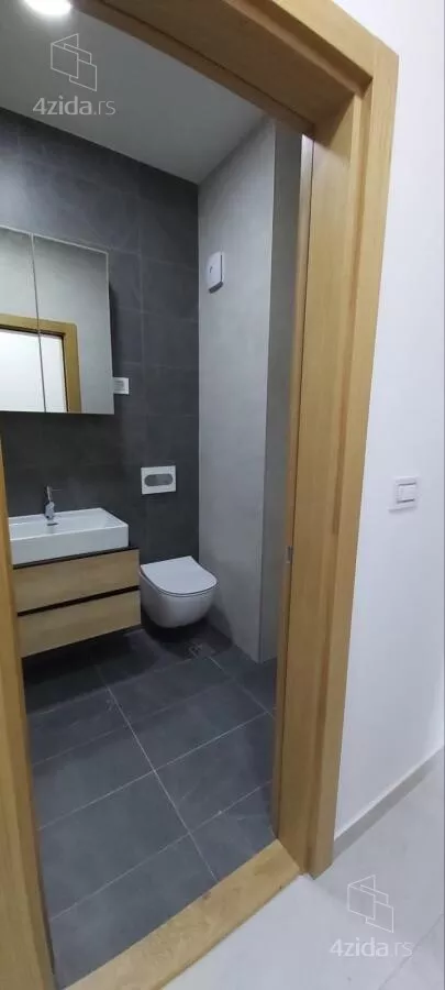 Četvoroiposoban stan | 4zida