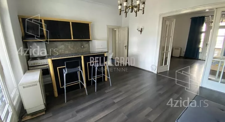 Šestosoban stan | 4zida