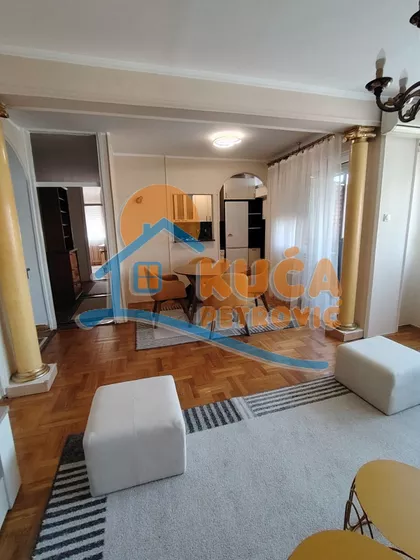 Trg učitelja Tase | 4zida.rs