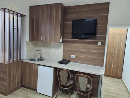 Crveni Pevac | 4zida.rs