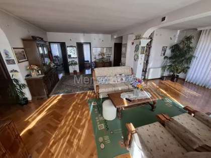 Petlovo Brdo | 4zida.rs