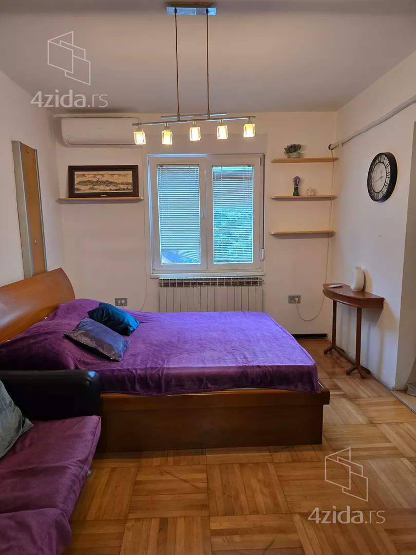 Šestosoban stan | 4zida