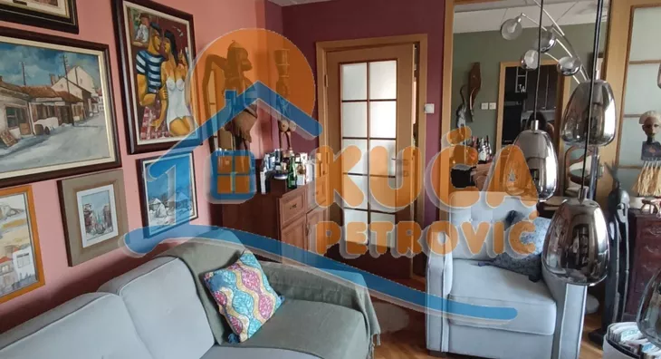 Troiposoban stan | 4zida