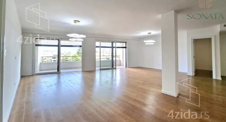 Petosoban stan | 4zida