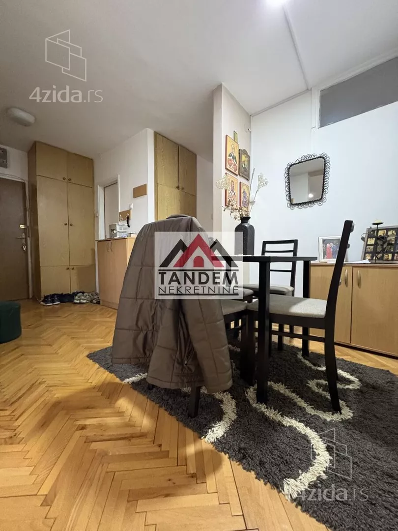 Četvoroiposoban stan | 4zida