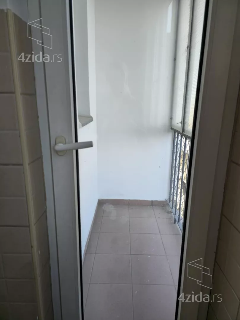 Šestosoban stan | 4zida