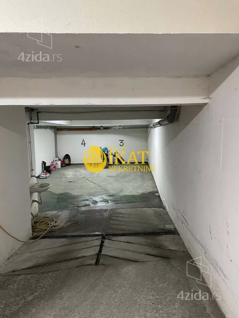 Garaža | 4zida