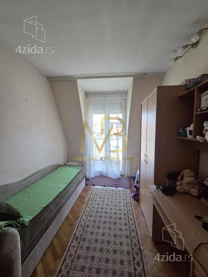 Troiposoban stan | 4zida