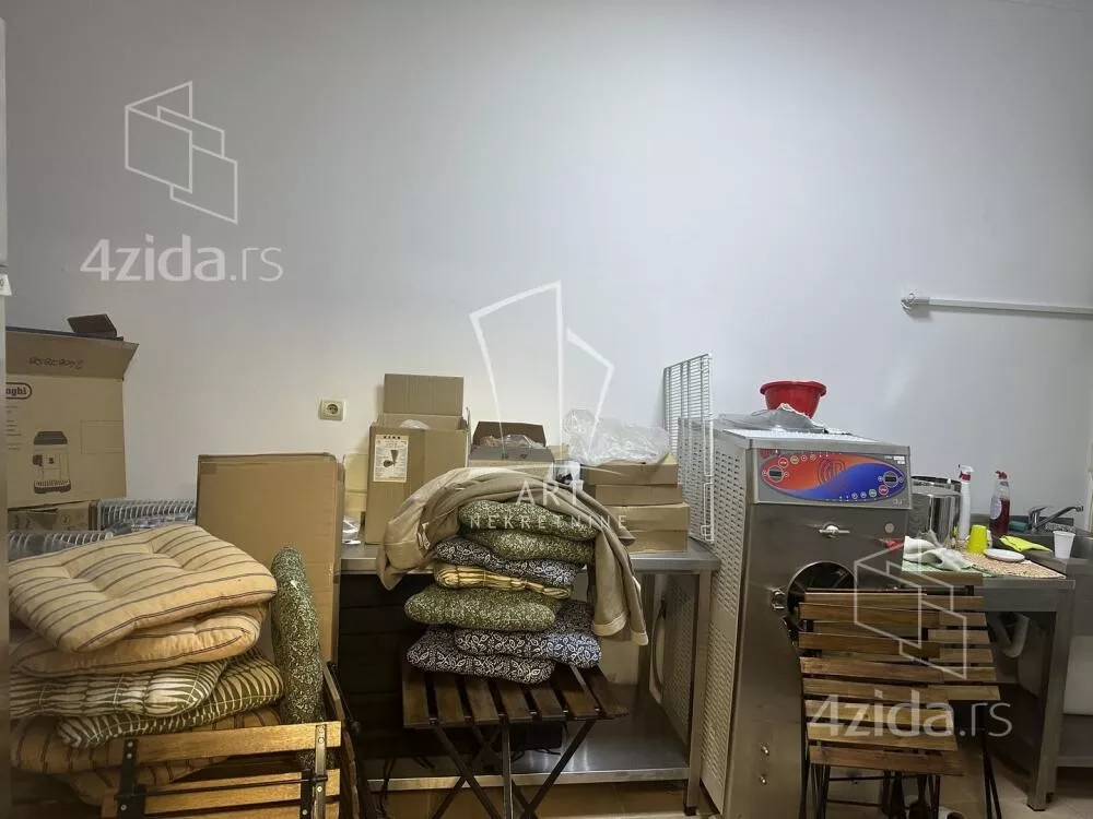 Lokal | 4zida
