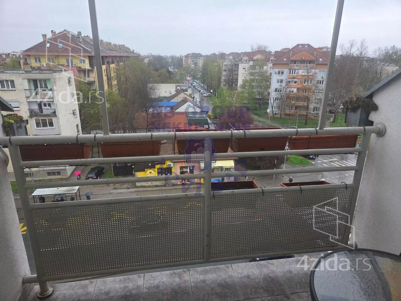 Petosoban stan | 4zida